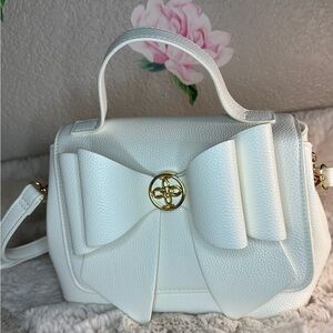 Elegant White Bow Handbag